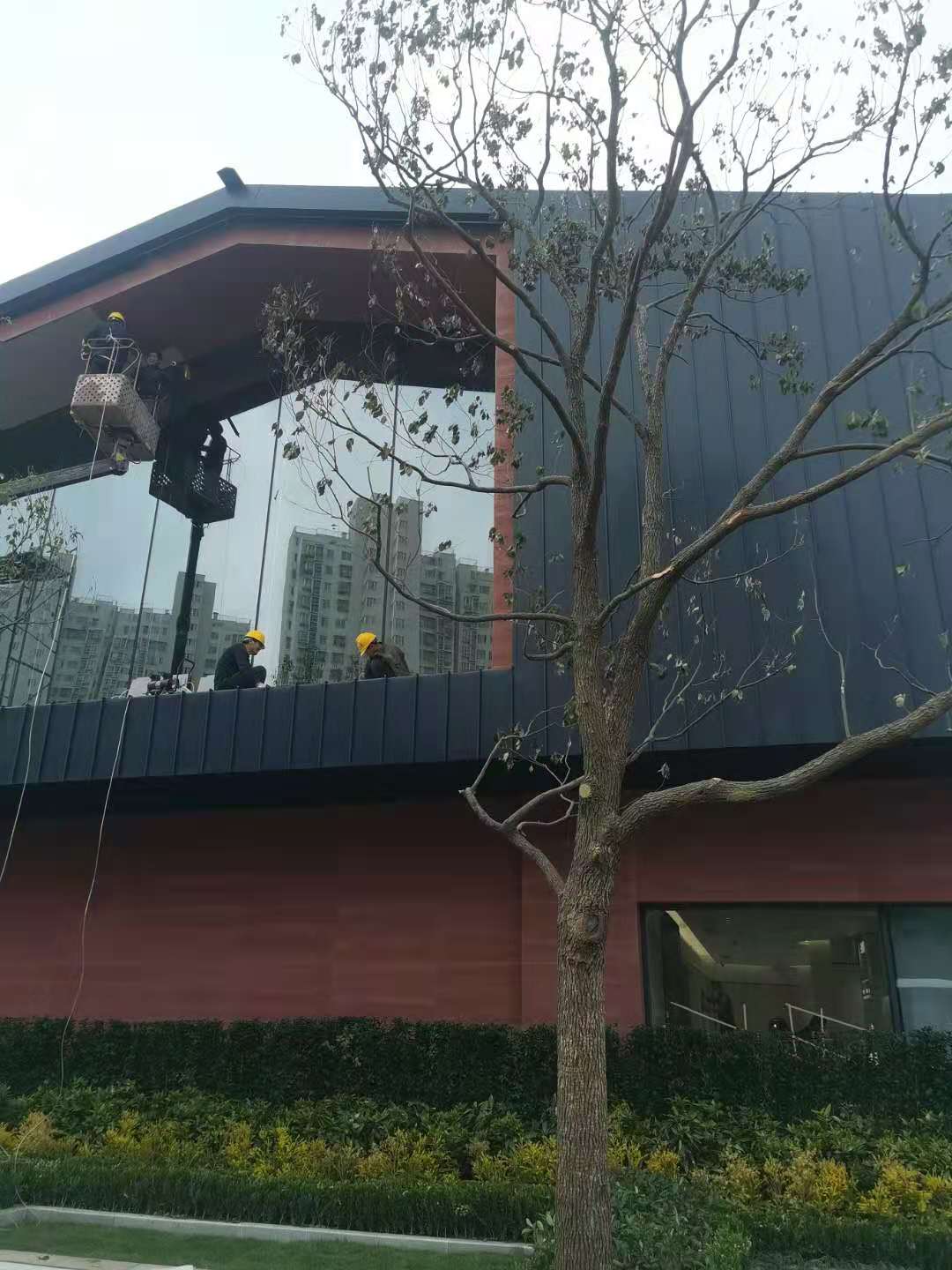 鈦鋅板屋面生產廠家 鈦鋅板墻面異形施工深化現場制作實力廠家